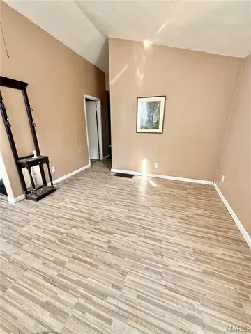 $1,000 | 400 North 1st Street, Belleville, IL 62220