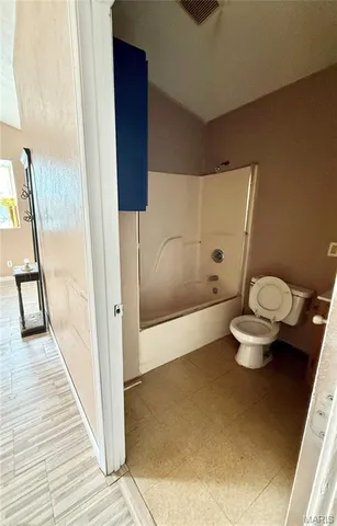 $1,000 | 400 North 1st Street, Belleville, IL 62220