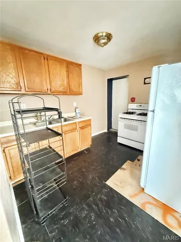 $1,000 | 400 North 1st Street, Belleville, IL 62220