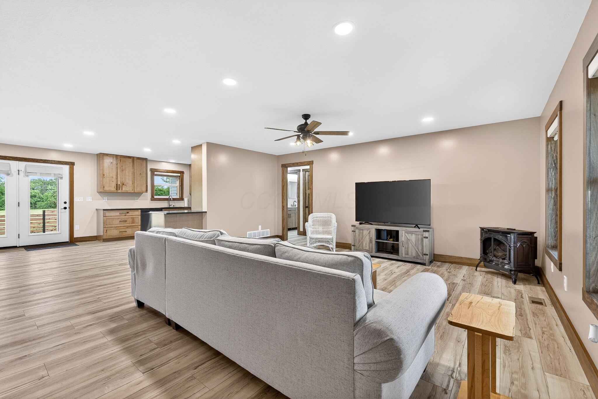 25461 Shoemaker Road Circleville, OH 43113 - Photo 15 of 61 25461 Shoemaker (Interior)-1