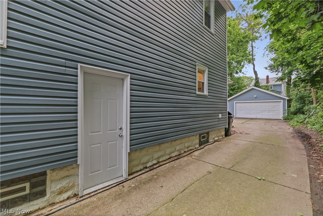 761 Carlysle Street Akron, OH 44310 - Photo 28 of 33