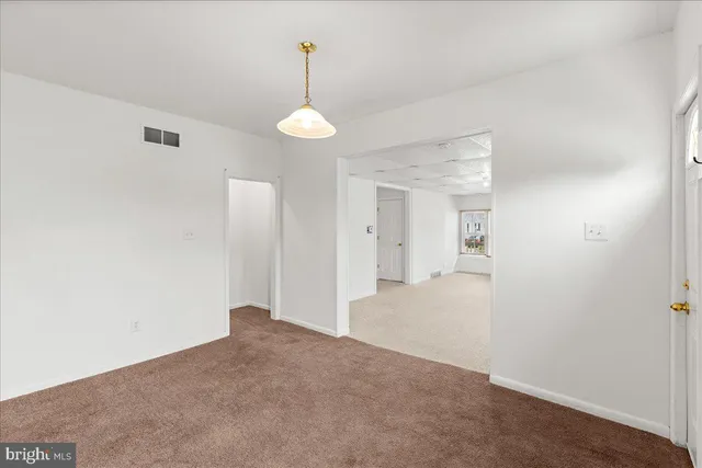 $1,950 | 162-164 South Main Street, Elmer, NJ 08318