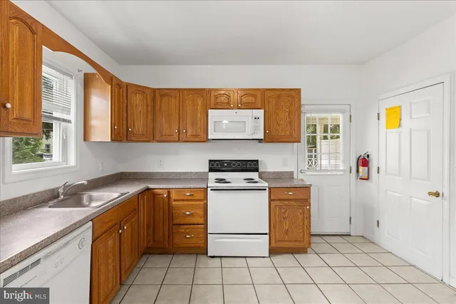 $1,950 | 162-164 South Main Street, Elmer, NJ 08318