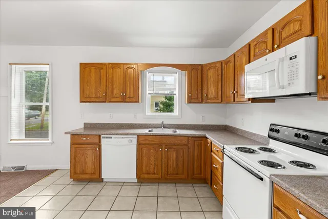 $1,950 | 162-164 South Main Street, Elmer, NJ 08318