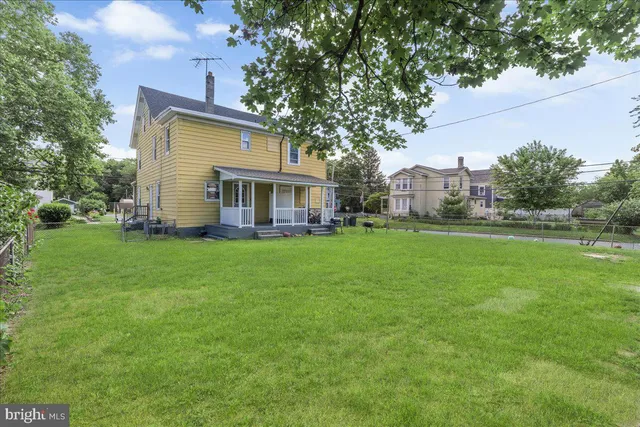 $1,950 | 162-164 South Main Street, Elmer, NJ 08318