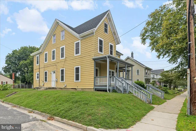 $1,950 | 162-164 South Main Street, Elmer, NJ 08318