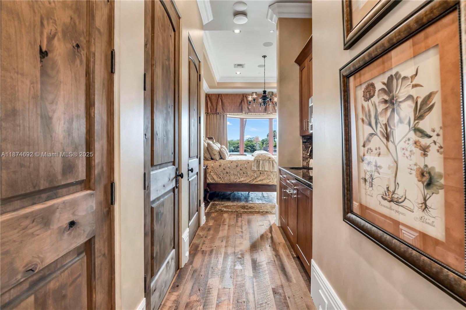 700 47th Street Boca Raton, FL 33431 - Photo 43 of 73 a en suite bathroom with a sink and a mirror