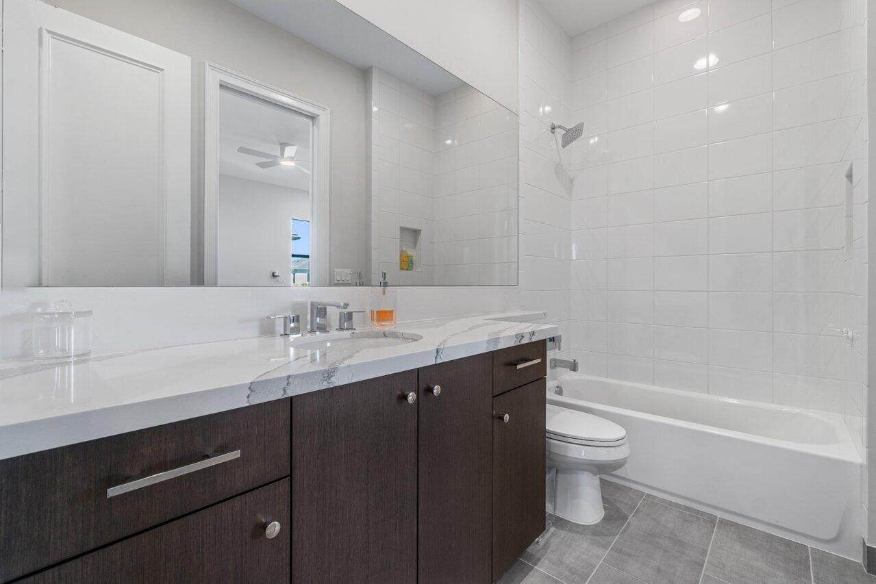 17371 Ristretto Trail Boca Raton, FL 33496 - Photo 30 of 49 En Suite Guest Bath