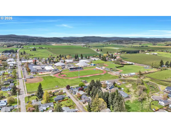 $449,000 | 580 East Azalea Street, Yamhill, OR 97148