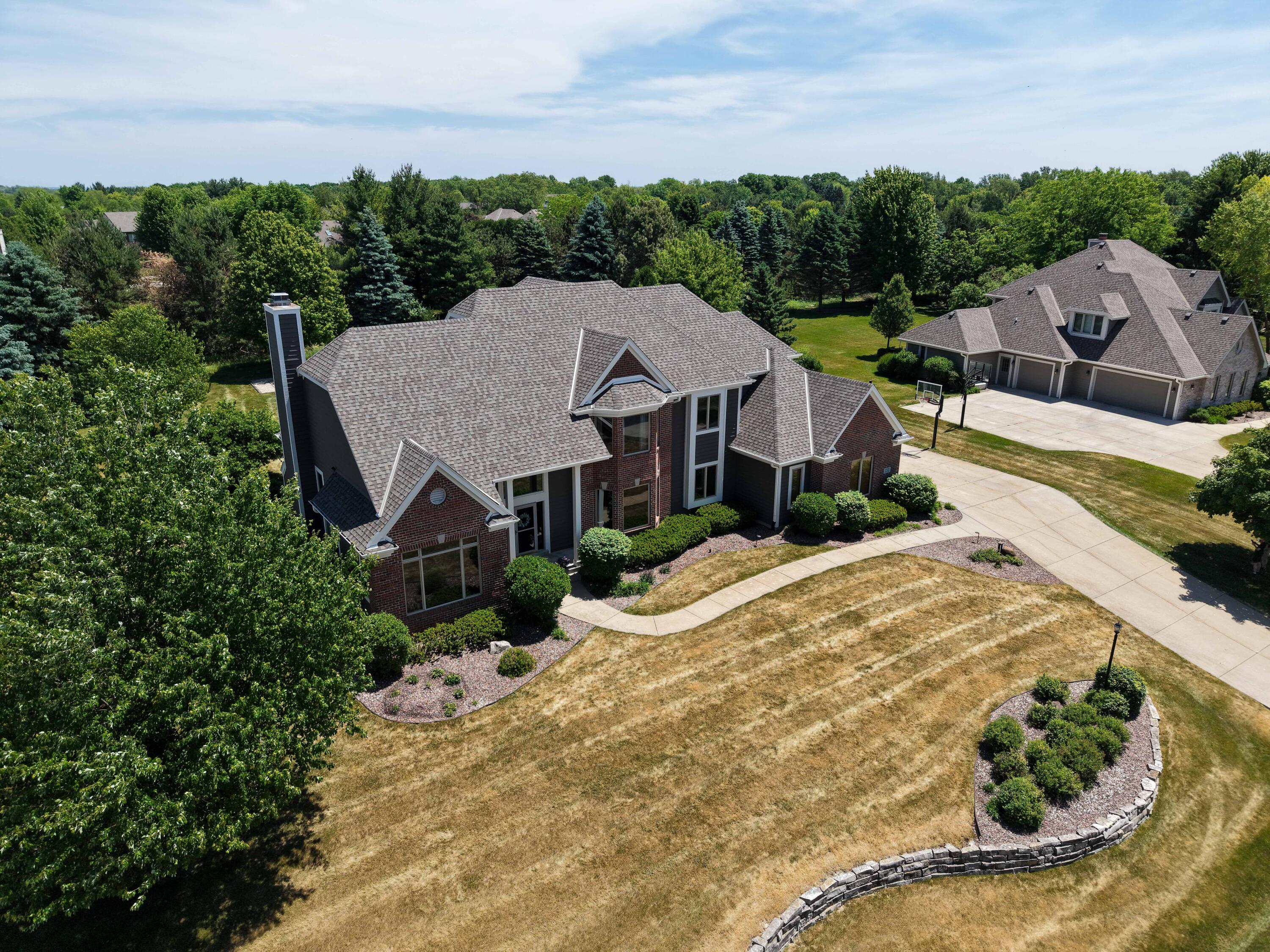 W289N3752 Huntsman Court Delafield, WI 53072 - Photo 74 of 88 DJI_20260604123910_0028_D