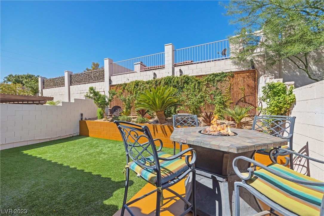 437 Ranger Court, Unit A Boulder City, NV 89005 - Photo 5 of 48