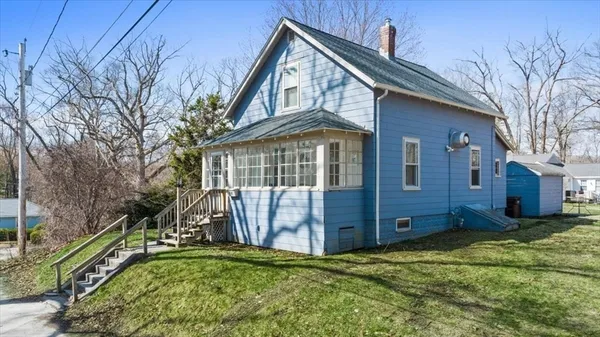 $359,900 | 88 Shore Drive, Auburn, MA 01501