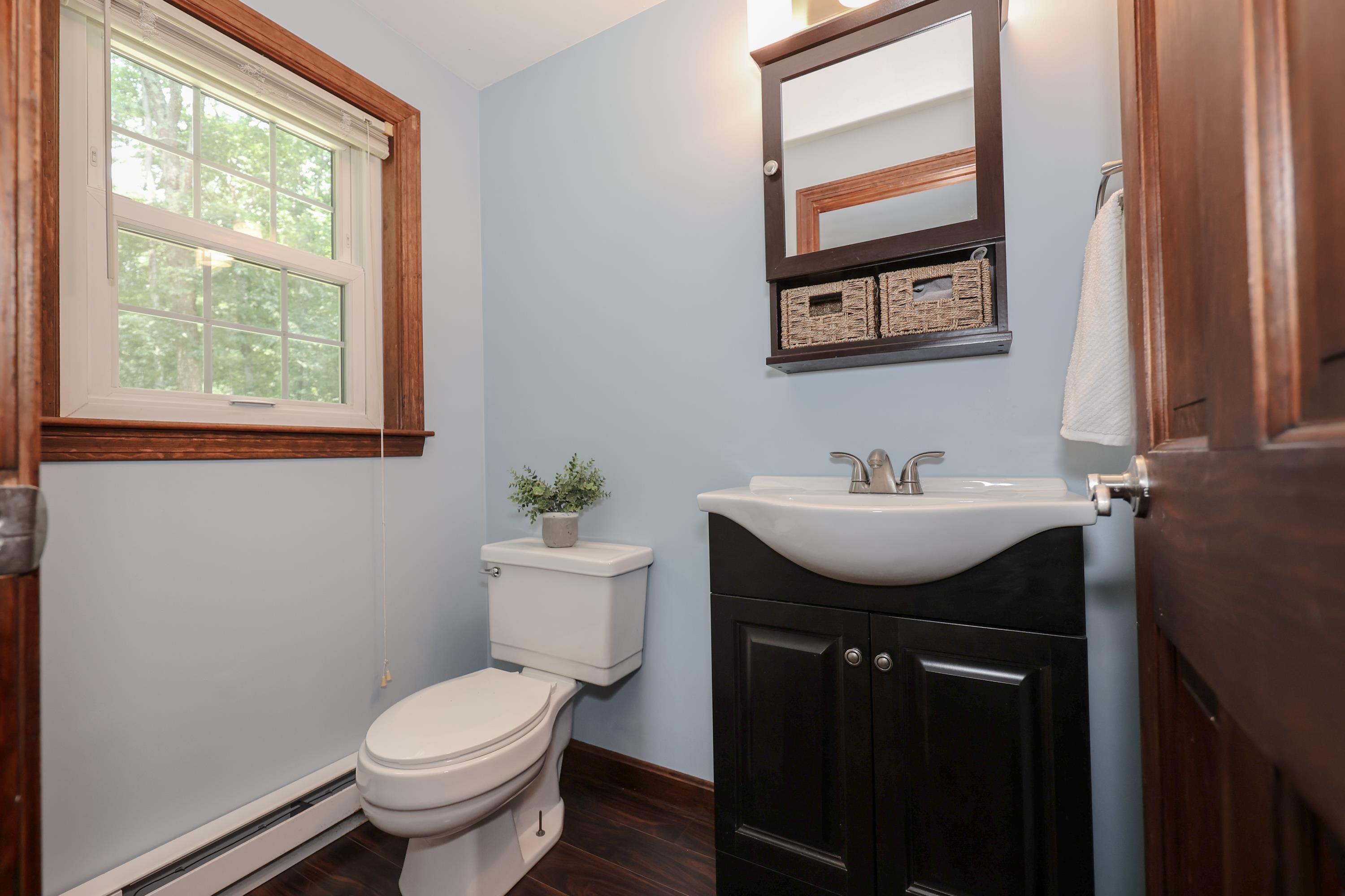 11 Hubbard Hill Road Derry, NH 03038 - Photo 17 of 38
