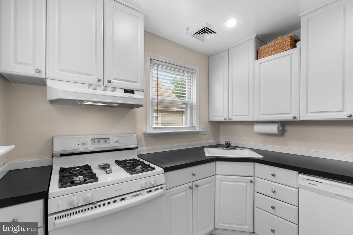 2529 Wycliffe Road Baltimore, MD 21234 - Photo 13 of 41 Gallery Image 13