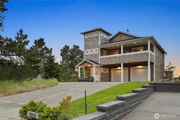 $869,000 | 1211 Ocean Beach Boulevard South, Long Beach, WA 98631
