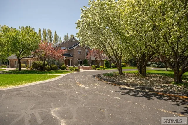 $2,100,000 | 13500 North 35th East, Idaho Falls, ID 83401