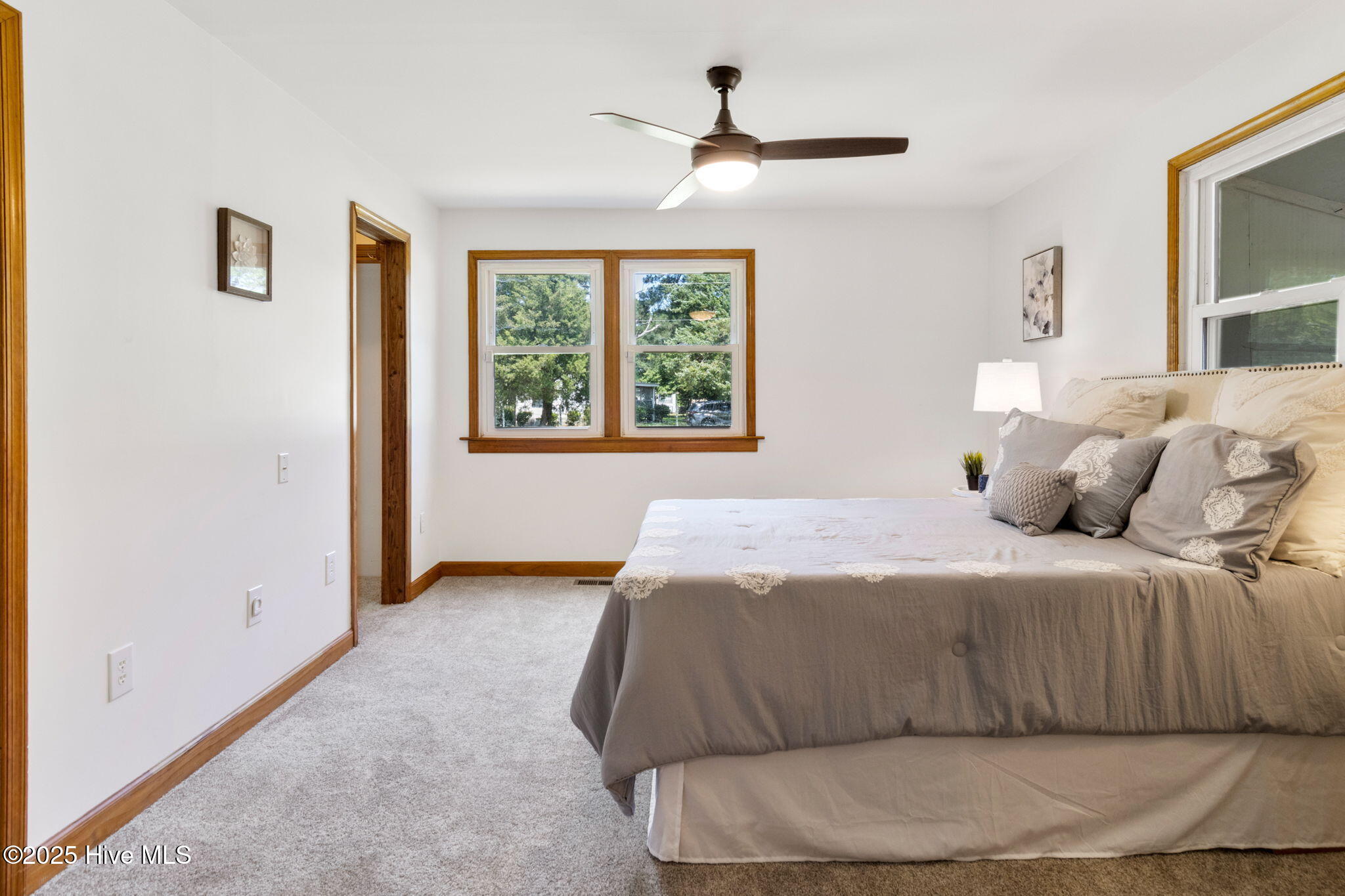 208 South End Road Knotts Island, NC 27950 - Photo 27 of 49 Primary Bedroom