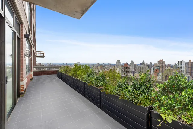 $10,000,000 | 422 East 72nd Street, Unit 40/41AB | Lenox Hill