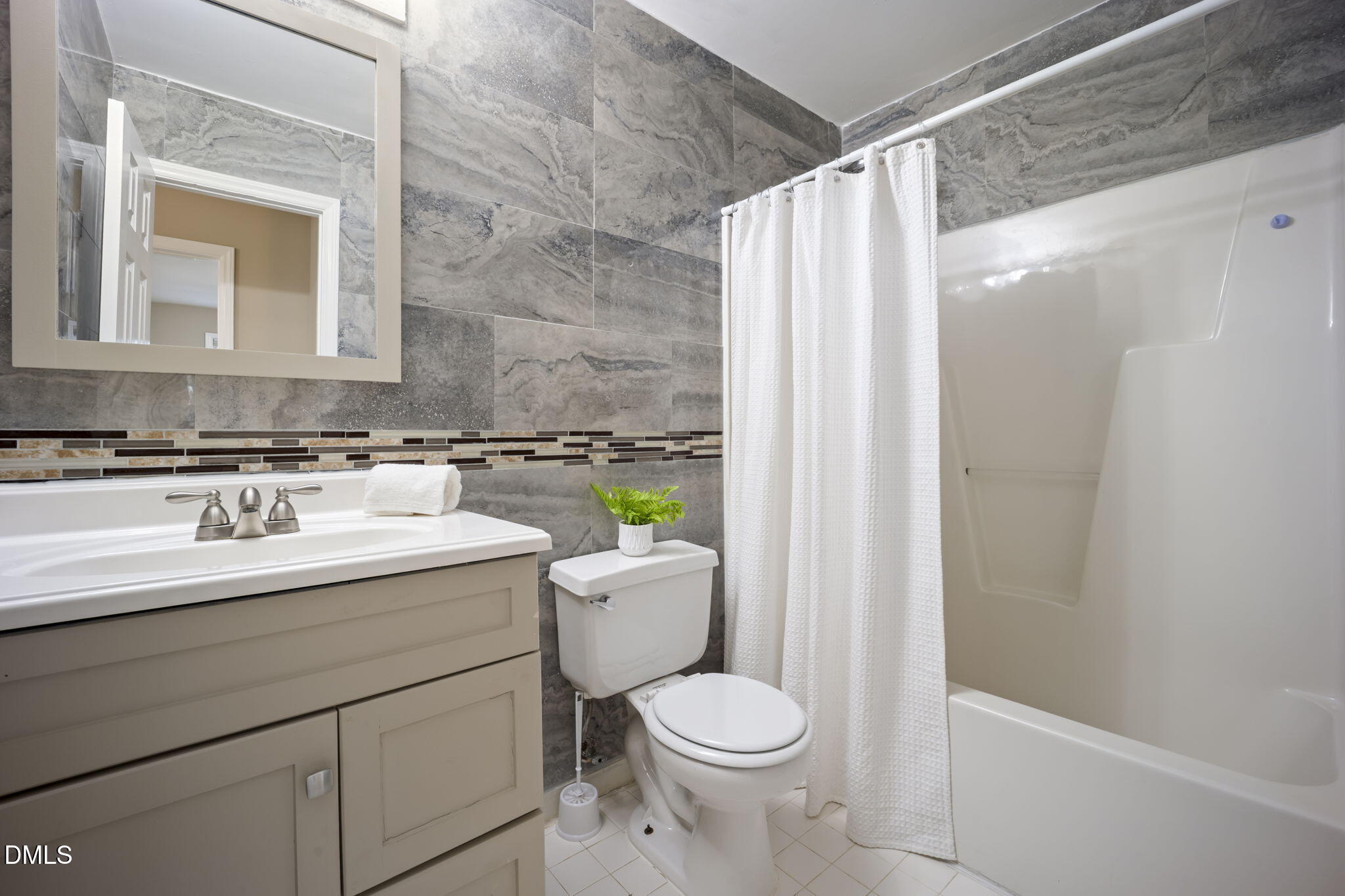 4705 Royal Troon Drive Raleigh, NC 27604 - Photo 13 of 26 33-web-or-mls-484A0757