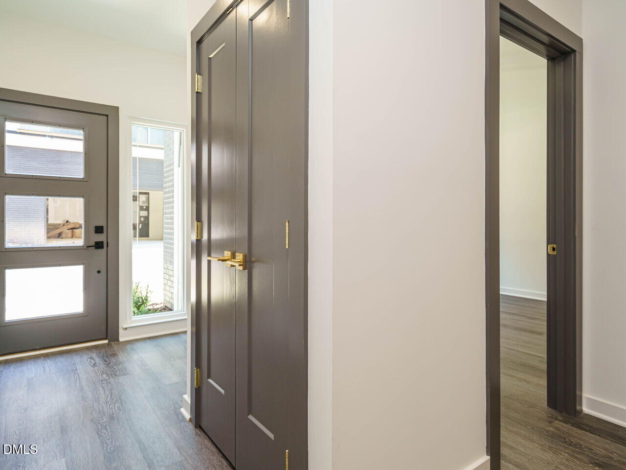 1523 Urban Trace Lane Raleigh, NC 27608 - Photo 15 of 32 005-1280x960-foyer