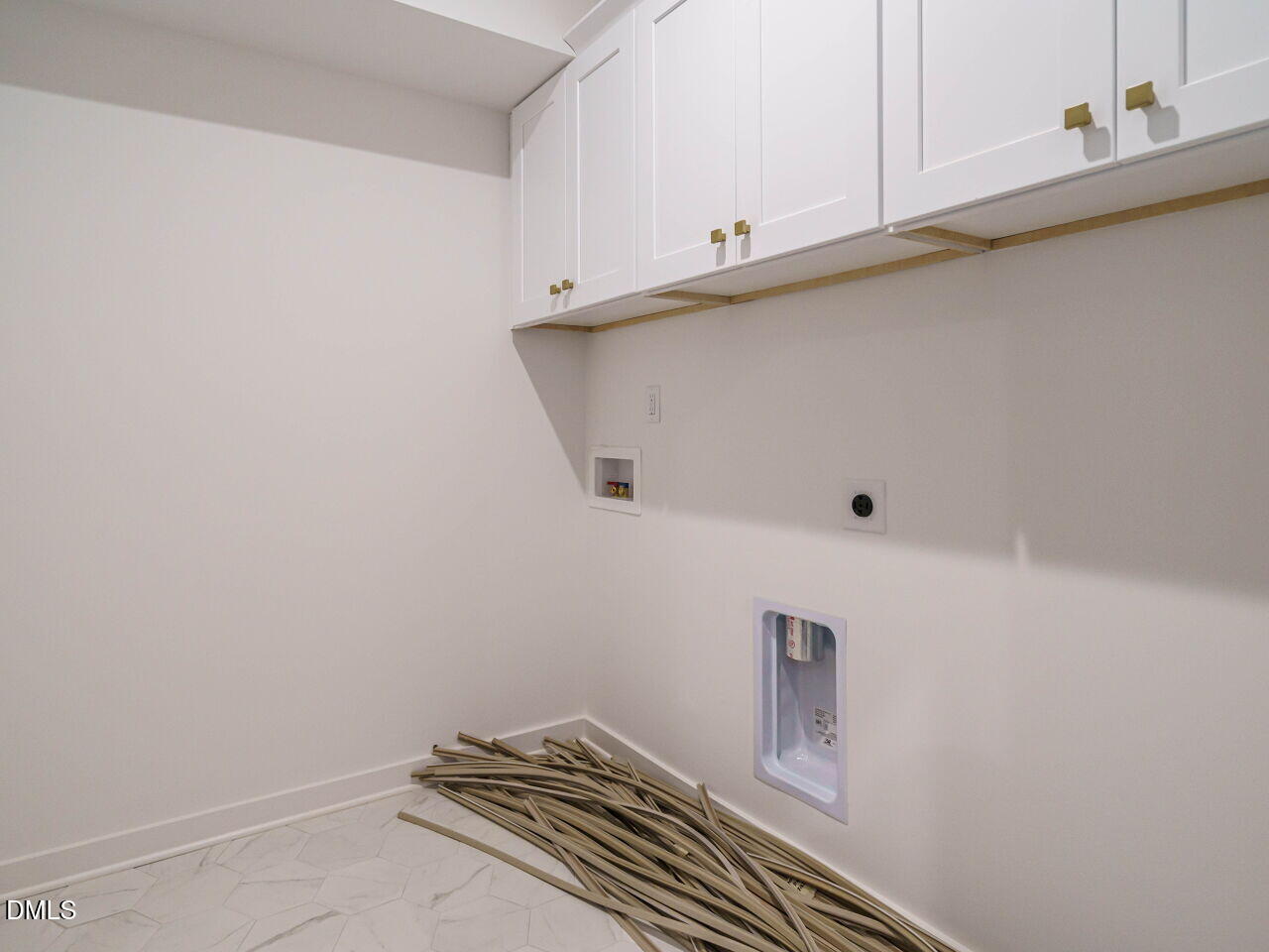 1523 Urban Trace Lane Raleigh, NC 27608 - Photo 18 of 32 008-1280x960-laundry-room