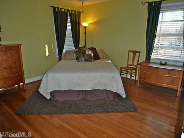 1147 Huntingdon Road Winston-Salem, NC 27104 - Photo 12 of 16 Master Bedroom.