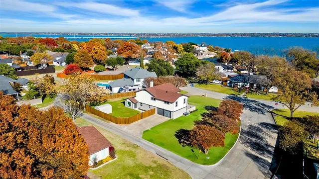 $550,000 | 401 Point Royal Drive, Rowlett, TX 75087