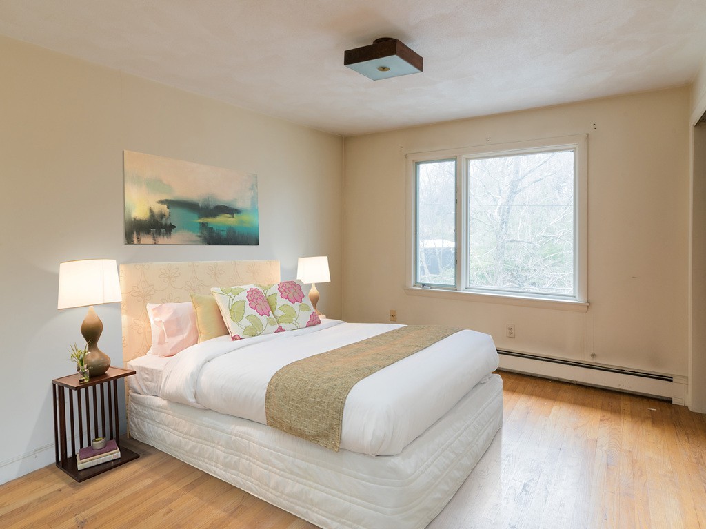 35 Bellingham Road Brookline, MA 02467 - Photo 5 of 14 Gallery Image 5