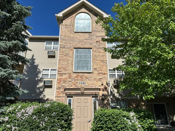 $1,800 | 1545 Crystal Rock Court, Unit 1D, Round Lake Beach, IL 60073