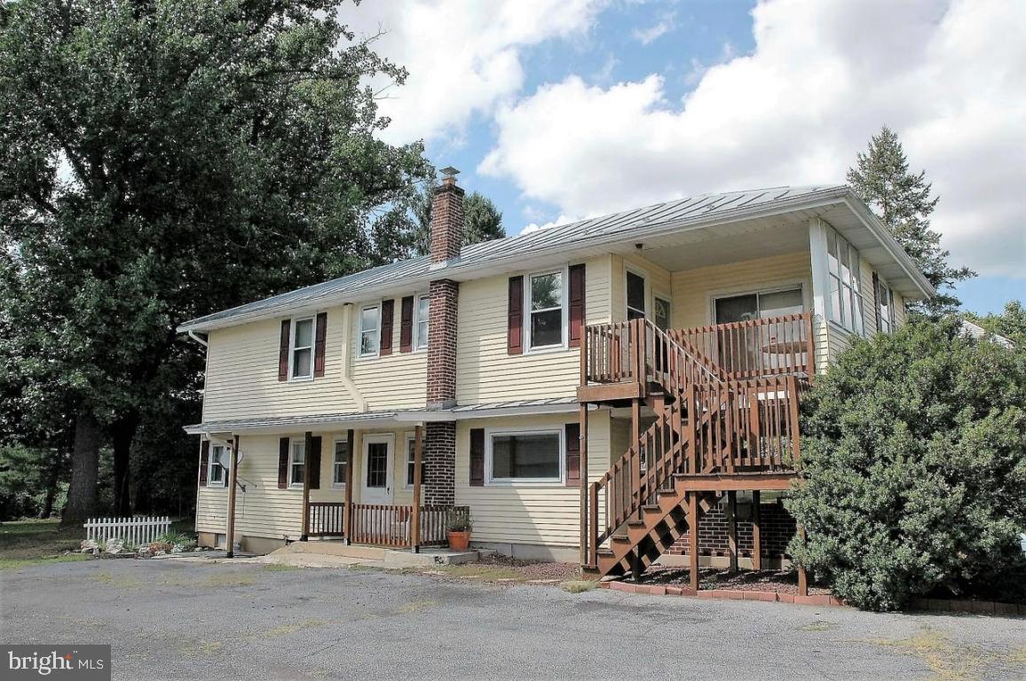 2613 South Pine Grove Street Lebanon, PA 17046 - Photo 1 of 37 Gallery Image 1