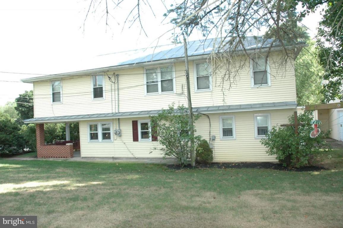2613 South Pine Grove Street Lebanon, PA 17046 - Photo 2 of 37 Gallery Image 2