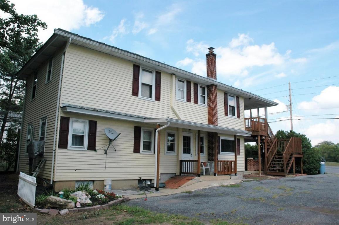 2613 South Pine Grove Street Lebanon, PA 17046 - Photo 3 of 37 Gallery Image 3