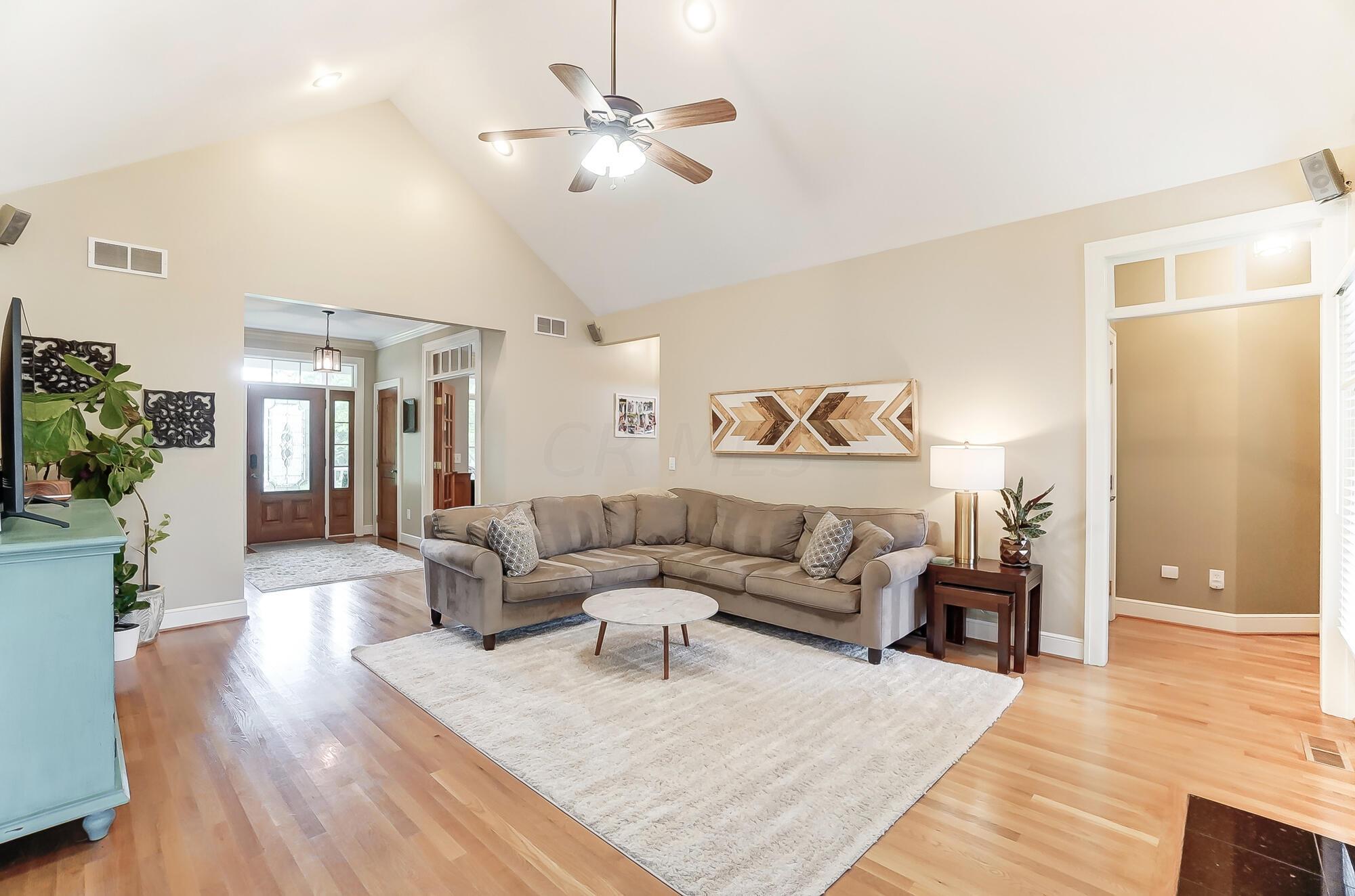 3944 Curve Road Delaware, OH 43015 - Photo 25 of 120 LIVING ROOM