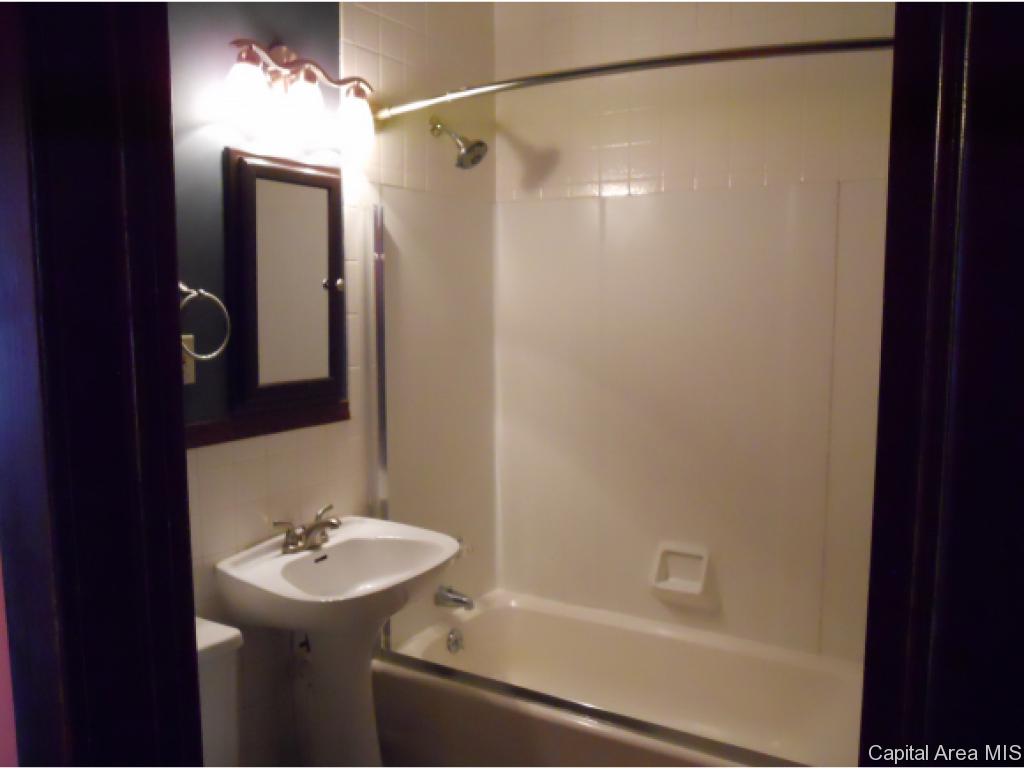 1837 Dial Court Springfield, IL 62704 - Photo 9 of 21 Gallery Image 9