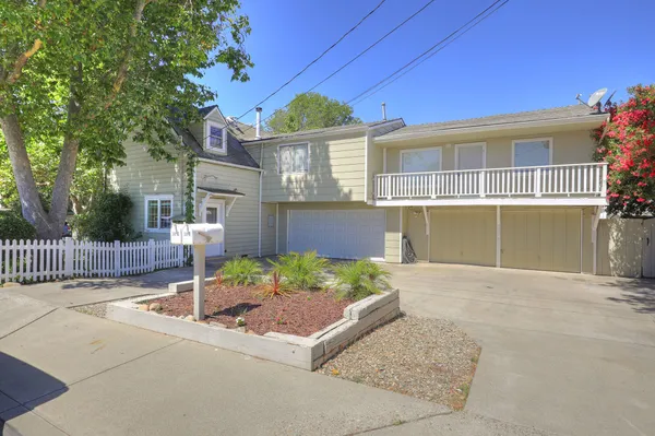 $1,300,000 | 381 5th Street, Solvang, CA 93463