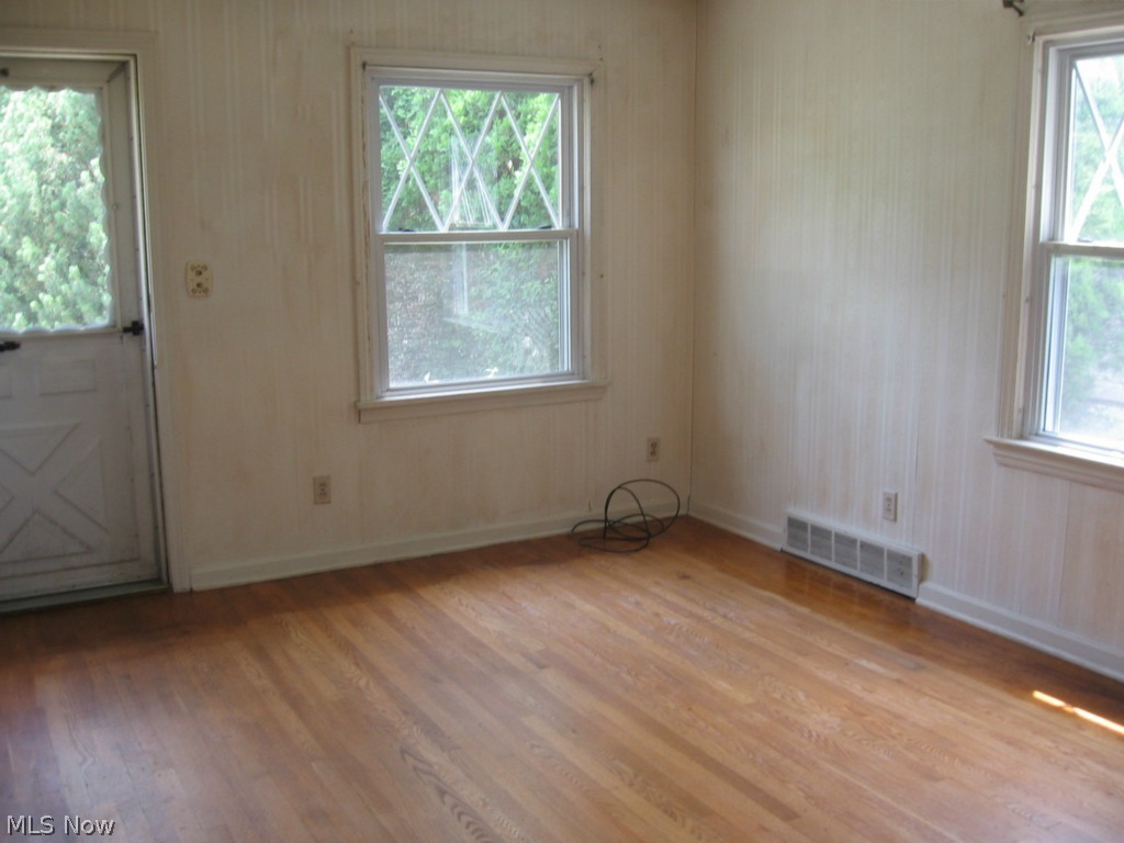 4362 Redding Road Cleveland, OH 44109 - Photo 6 of 16 Gallery Image 6