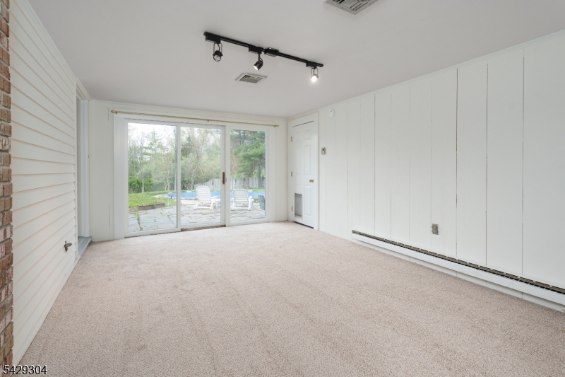 208 Mountain Road Ringoes, NJ 08551 - Photo 15 of 41