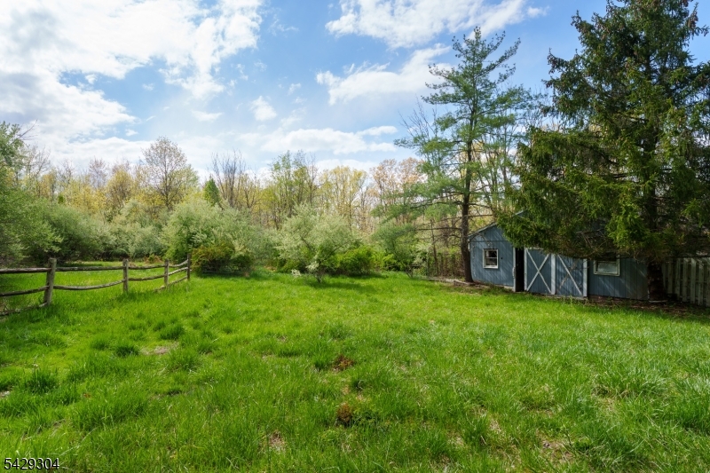208 Mountain Road Ringoes, NJ 08551 - Photo 37 of 41