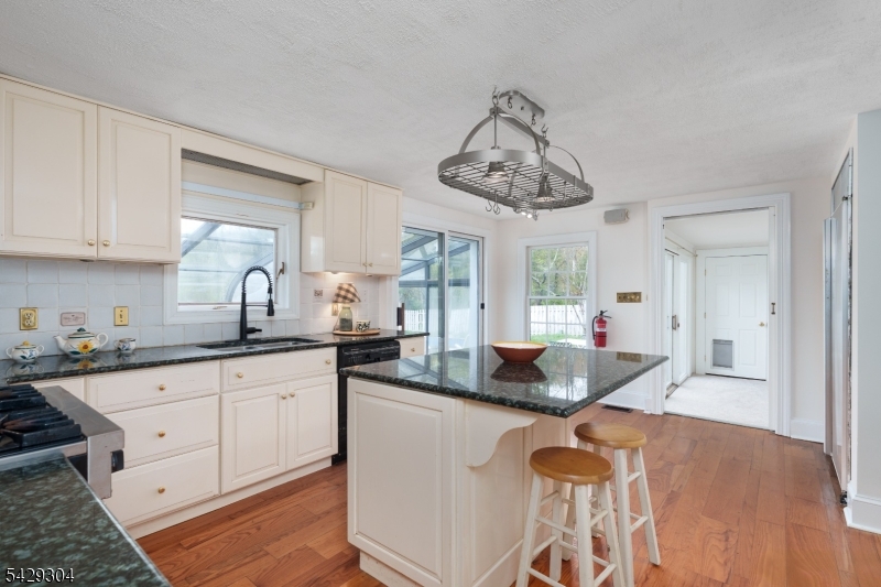 208 Mountain Road Ringoes, NJ 08551 - Photo 9 of 41