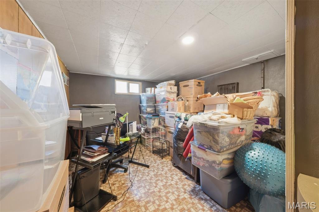 6908 Howdershell Road Hazelwood, MO 63042 - Photo 26 of 32