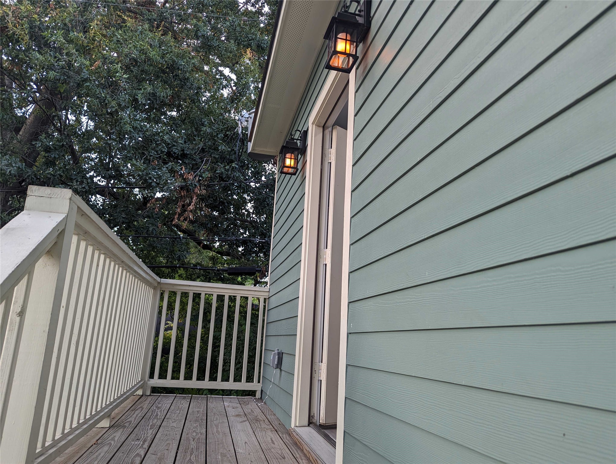 4711 Rusk Street, Unit A Houston, TX 77023 - Photo 18 of 19 a view of balcony