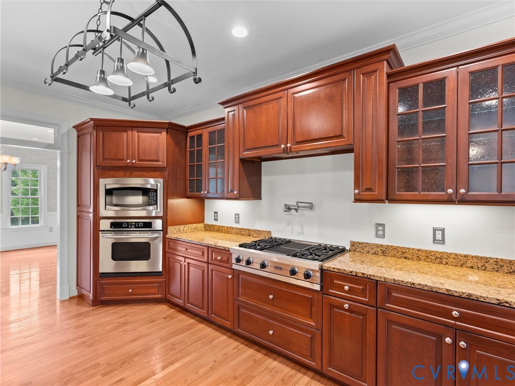 6611 Ammon Road Ford, VA 23850 - Photo 13 of 78 Kitchen featuring wood-finish flooring, rich wood