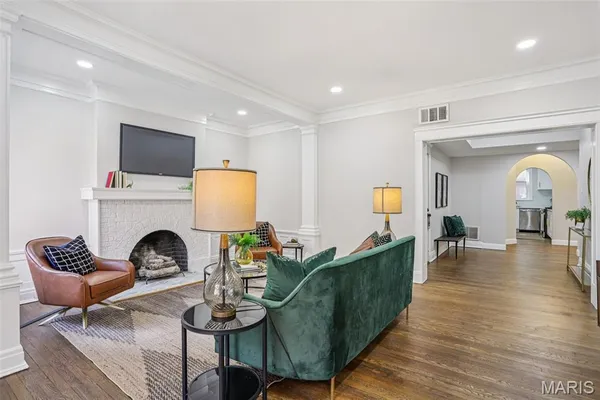 $234,000 | 5539 Waterman Boulevard, Unit 2N, St. Louis, MO 63112