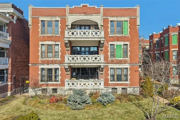 $234,000 | 5539 Waterman Boulevard, Unit 2N, St. Louis, MO 63112
