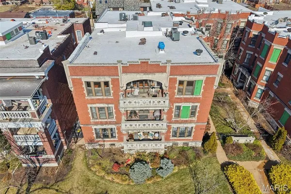 $234,000 | 5539 Waterman Boulevard, Unit 2N, St. Louis, MO 63112