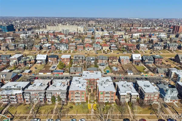 $234,000 | 5539 Waterman Boulevard, Unit 2N, St. Louis, MO 63112