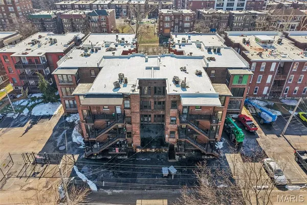 $234,000 | 5539 Waterman Boulevard, Unit 2N, St. Louis, MO 63112