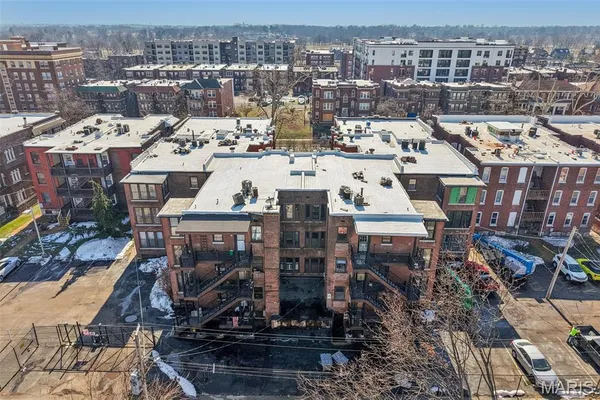 $234,000 | 5539 Waterman Boulevard, Unit 2N, St. Louis, MO 63112