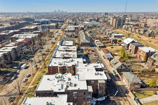 $234,000 | 5539 Waterman Boulevard, Unit 2N, St. Louis, MO 63112