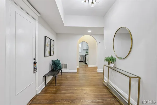 $234,000 | 5539 Waterman Boulevard, Unit 2N, St. Louis, MO 63112